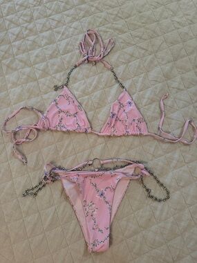 Frankie’s Bikinis Pink Floral Chain-Accent Triangle Bikini